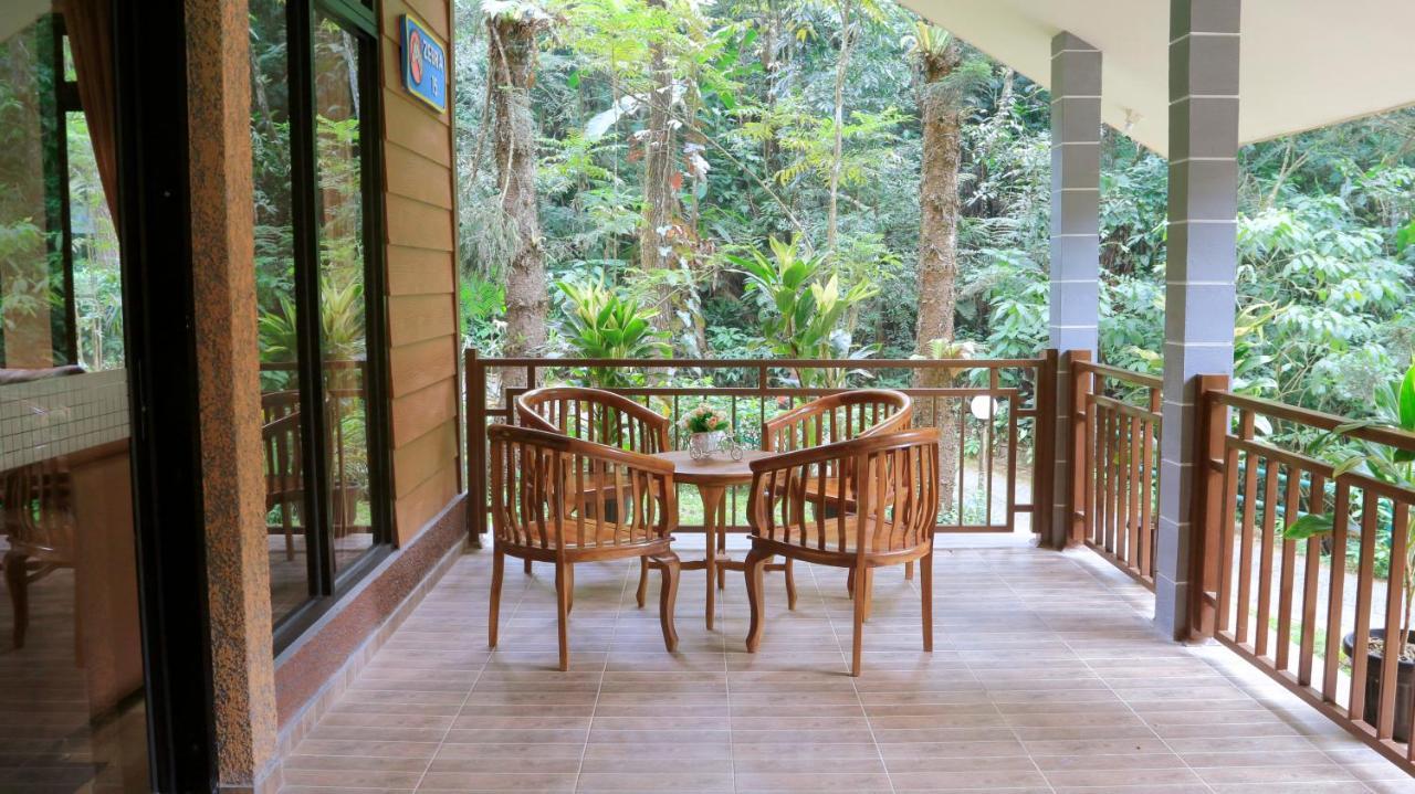 Taman Safari alojamiento Puncak Exterior foto
