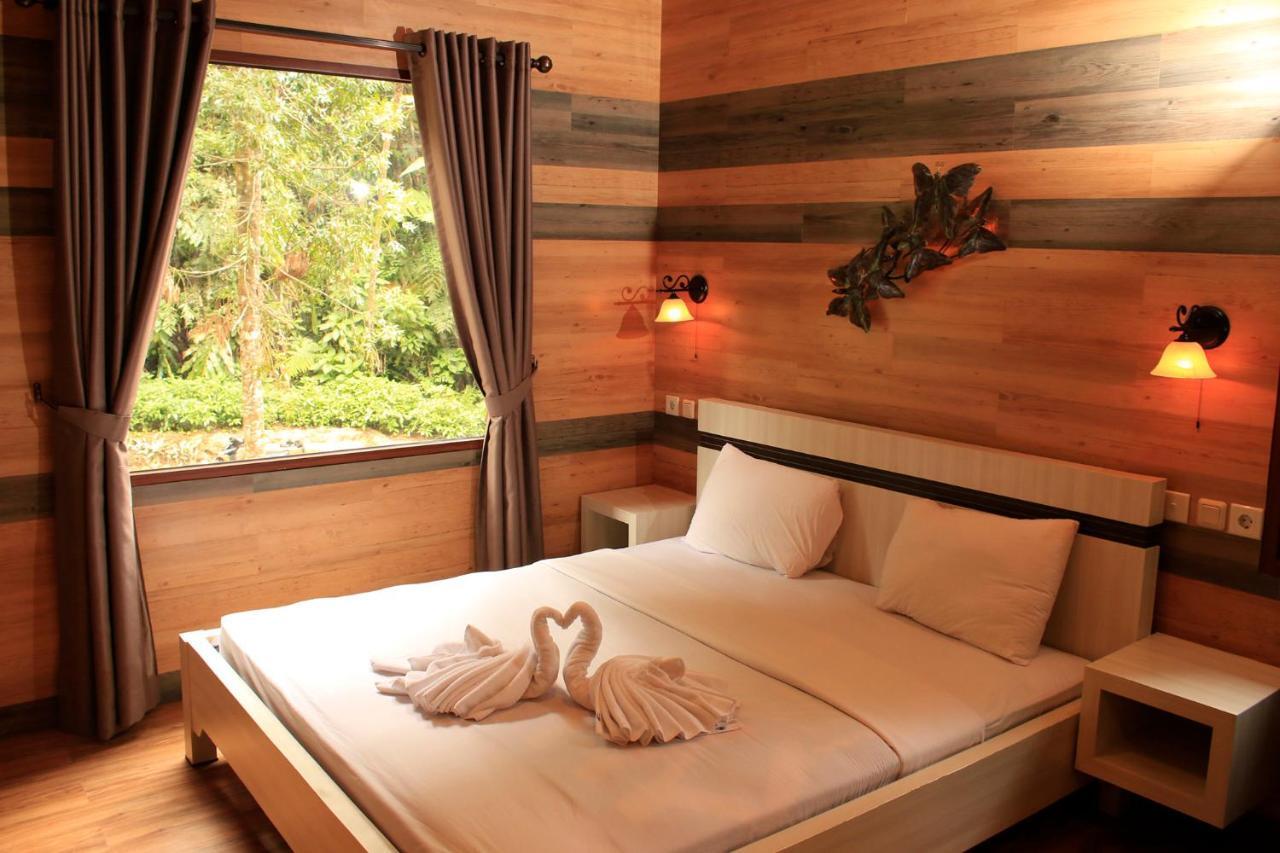 Taman Safari alojamiento Puncak Exterior foto