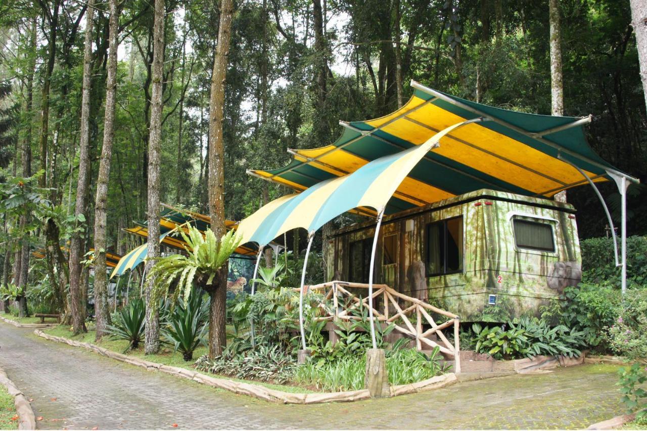 Taman Safari alojamiento Puncak Exterior foto